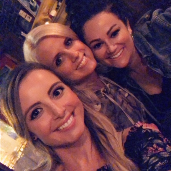 Meet your Posher, Laura - Picture 3 of 6